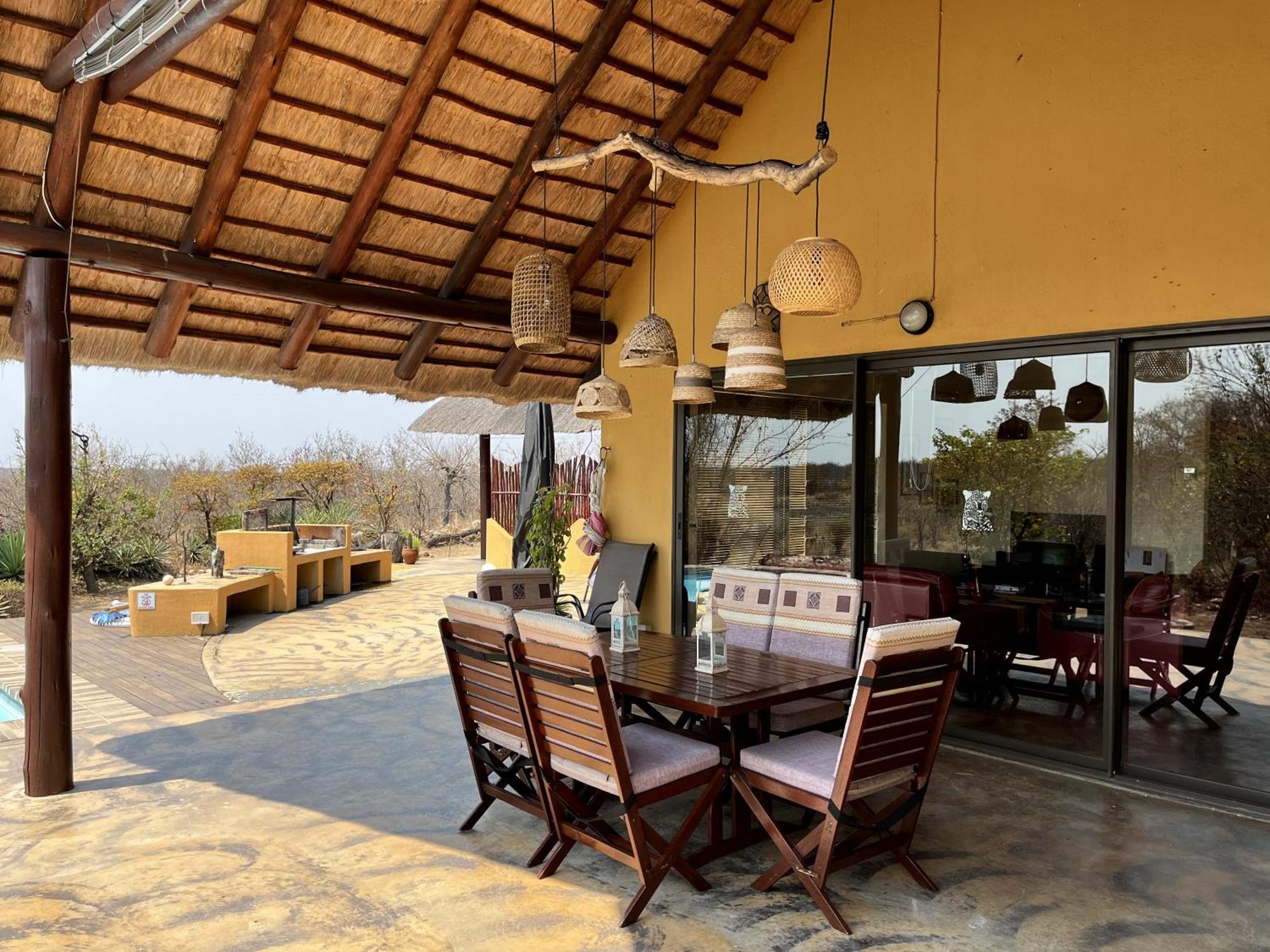 Bushvilla Umoja Kruger ファラボルワ エクステリア 写真