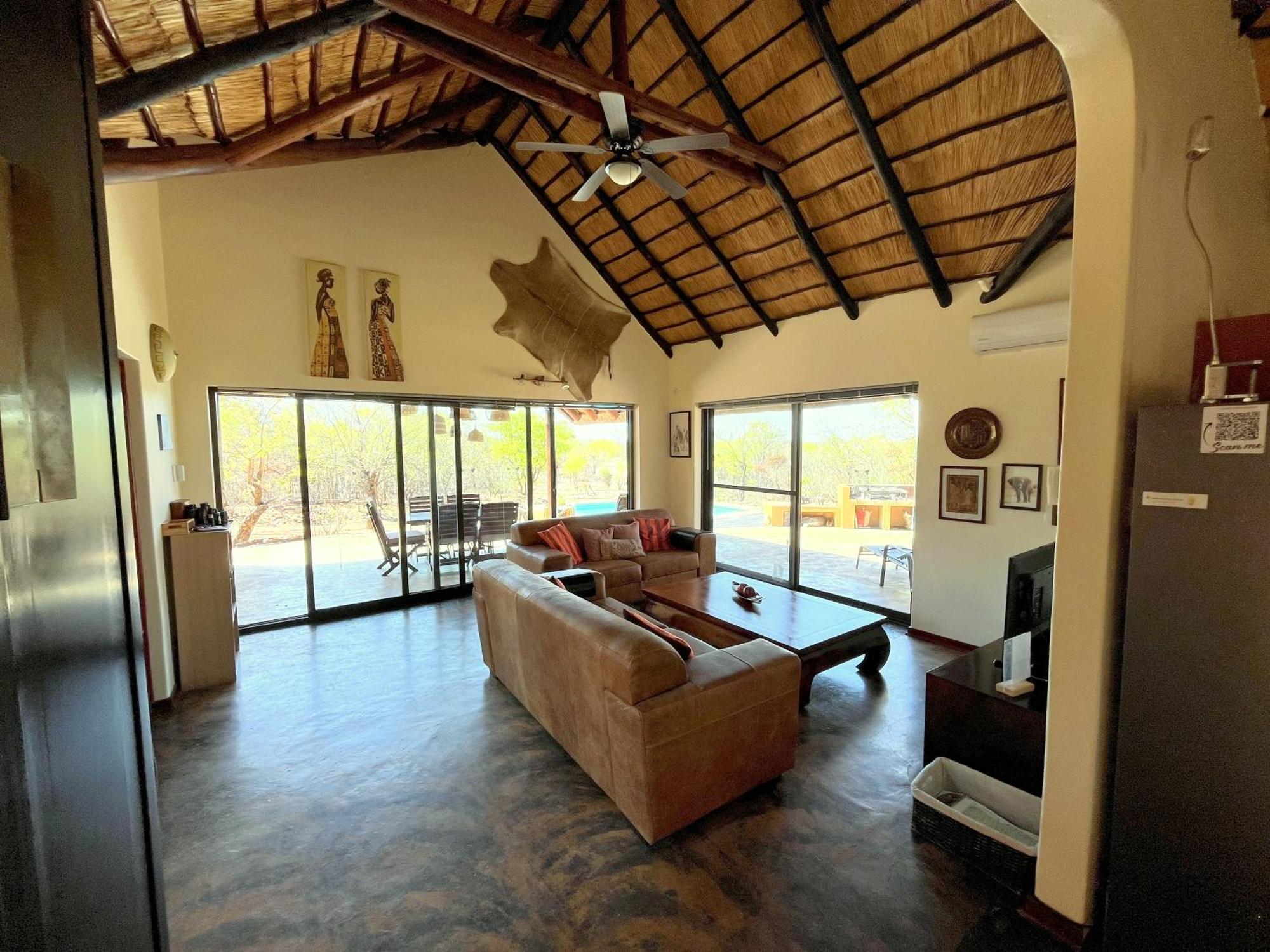 Bushvilla Umoja Kruger ファラボルワ エクステリア 写真
