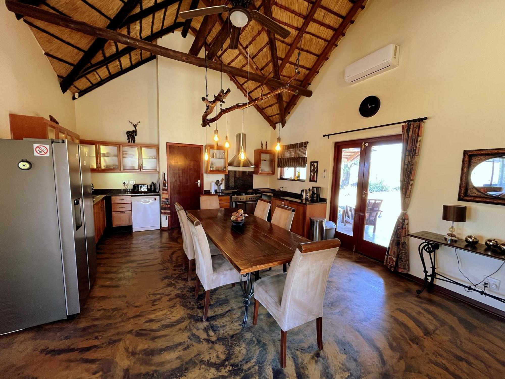 Bushvilla Umoja Kruger ファラボルワ エクステリア 写真